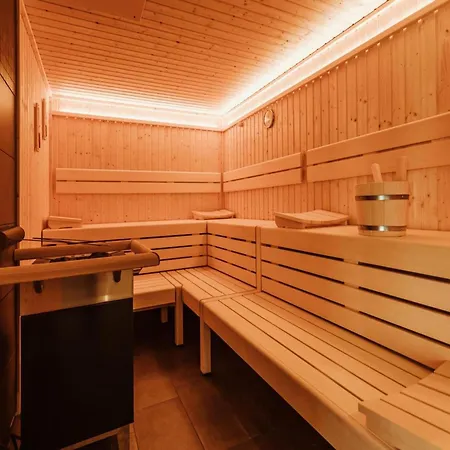 Holiday home Doppelhaushaelfte In